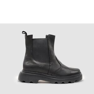 NEW KCR GROUP women's modern insulated zip-up chelsea leather boots in black